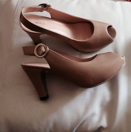 Zapatillas y Sandalias - 1