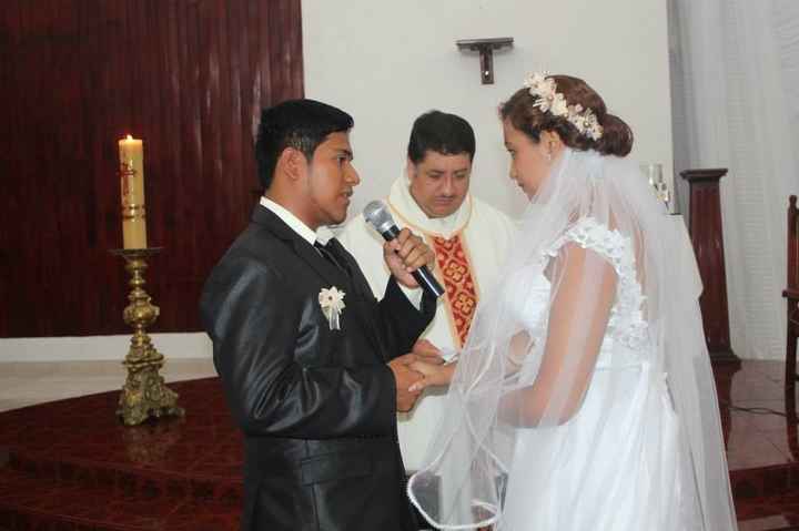 dándonos los anillos