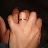 Aquí esta mi hermoso anillo anillo de compromiso!!