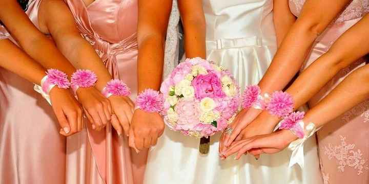 Ramitos de damas en muñeca - 3