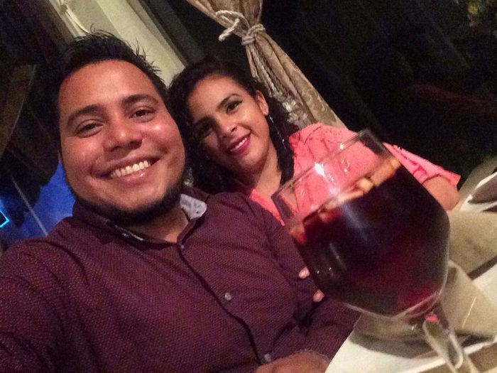 No hay nada mejor que tu, yo y una copa de vino!