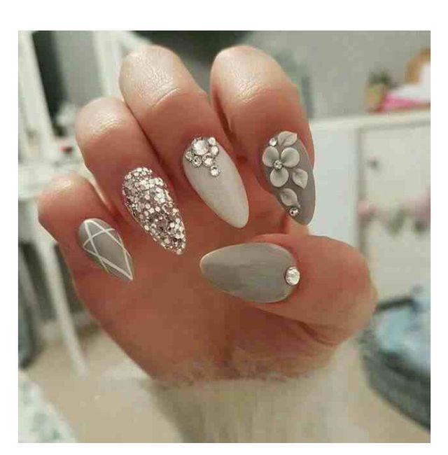 Uñas con cristales swarovsky - 1