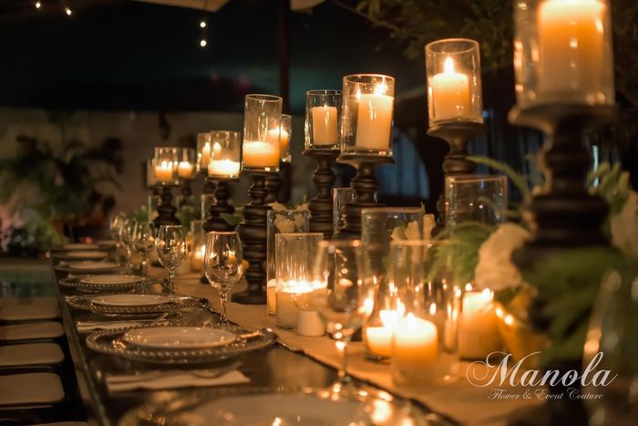 Centro de mesa con más velas que flores - 1