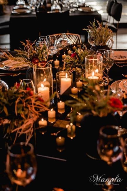 Centro de mesa con más velas que flores 6