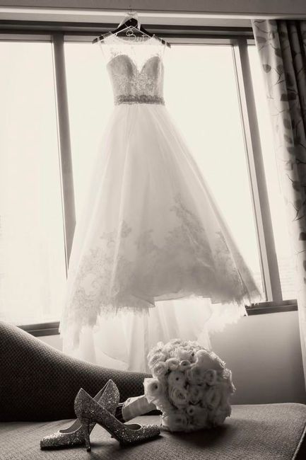 1.- Vestido y accesorios de novia