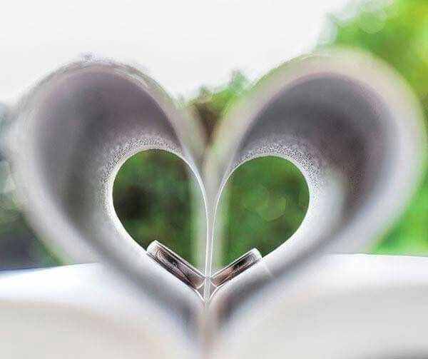 Fotos  de tu anillo  en libros 💗 💍📖 - 3