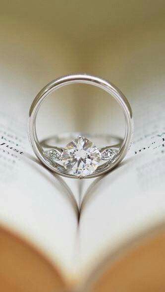 Fotos  de tu anillo  en libros 💗 💍📖 - 6