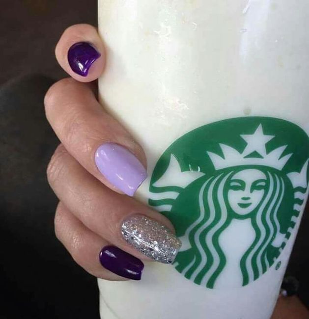 Uñas en morado💜 - 10