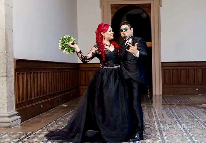 Hola chicas busco diseñador que me haga vestido negro - 4
