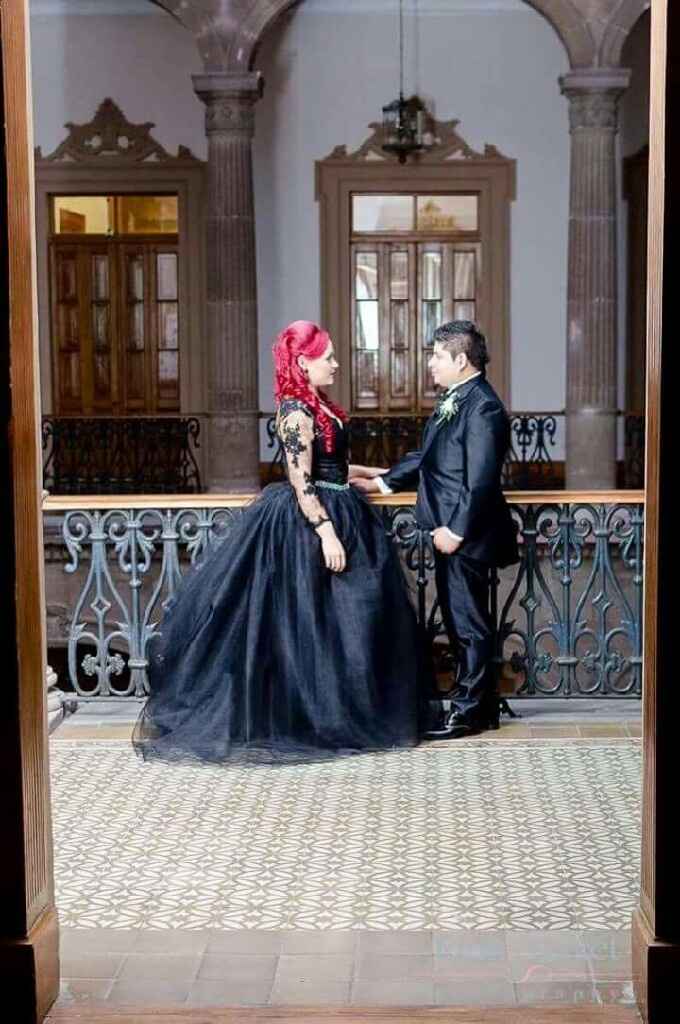 Hola chicas busco diseñador que me haga vestido negro - 3