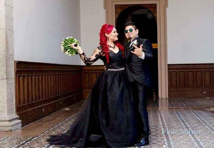 Hola chicas busco diseñador que me haga vestido negro - 4