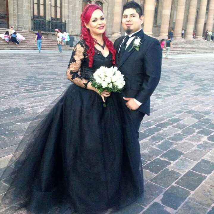 Hola chicas busco diseñador que me haga vestido negro - 5