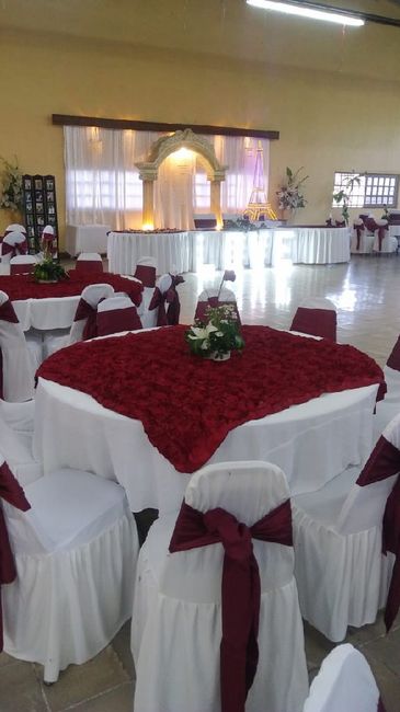 ¿Cuál de estas dos mantelerías prefieren? 2