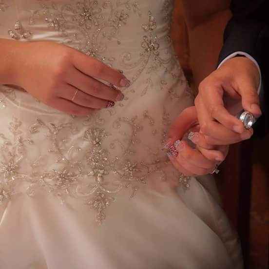 Chicas compartan su vestido de novia - 2