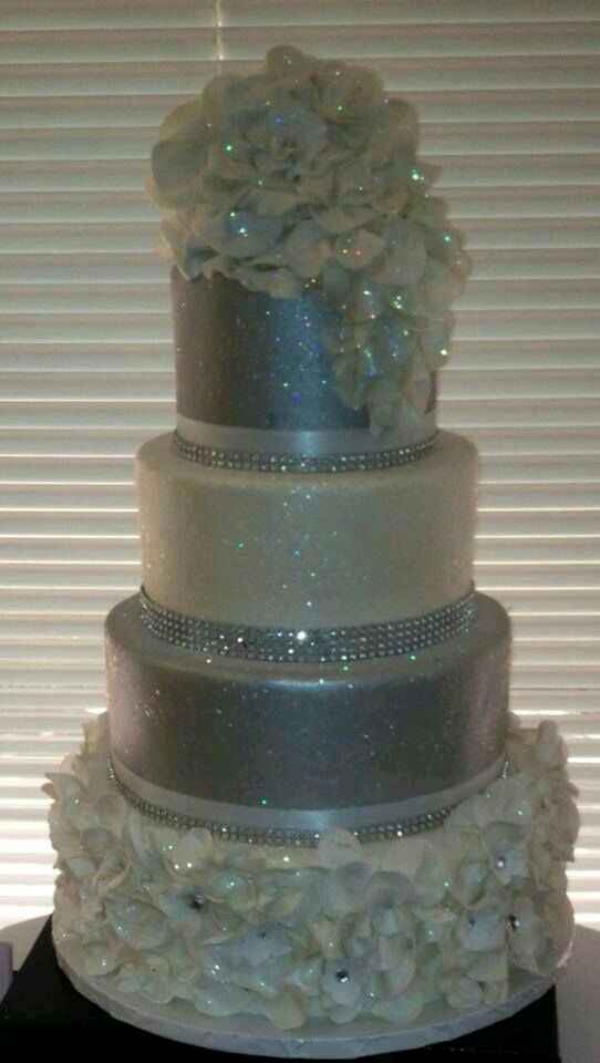 "combinaciones de colores en blanco y plateado - 3