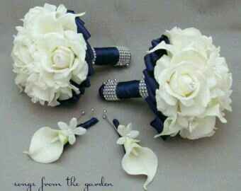 Combinaciones de colores en "azul marino y dorado"," vino y azul marino" y  "vino y plata." - 5