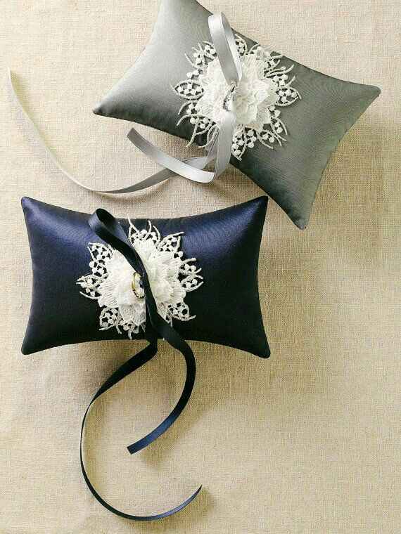 Almohada o cojin de los anillos - 1