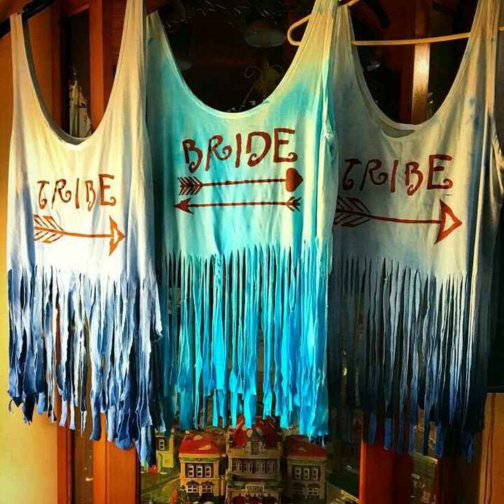 Playeras  y distintivos para la despedida - 10