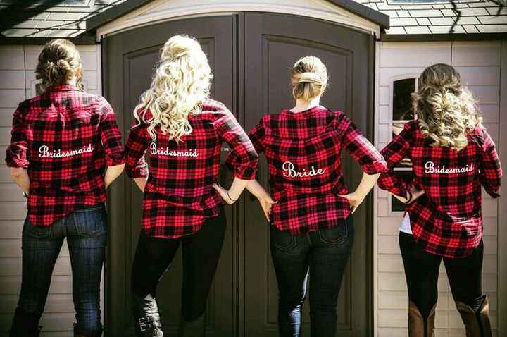 Playeras  y distintivos para la despedida - 11