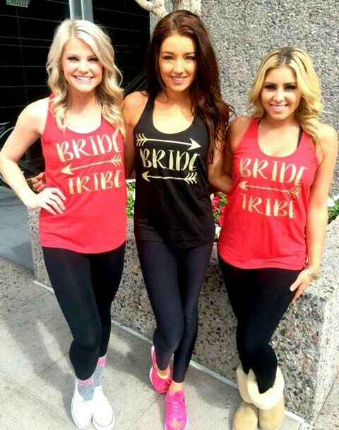 Playeras  y distintivos para la despedida - 14