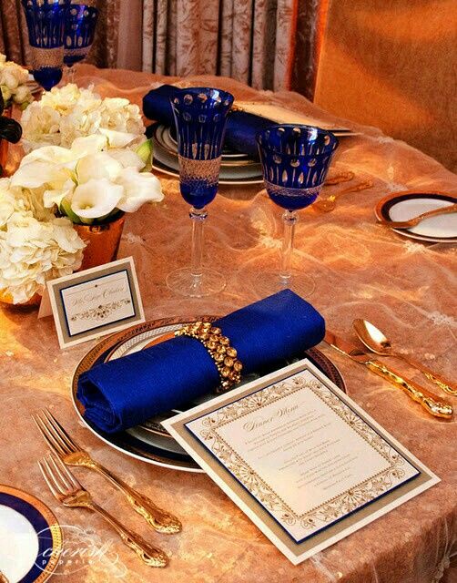 Combinación de colores en azul y dorado - 1
