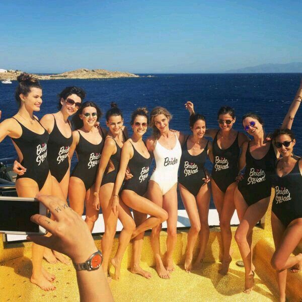 Playeras  y distintivos para la despedida - 5