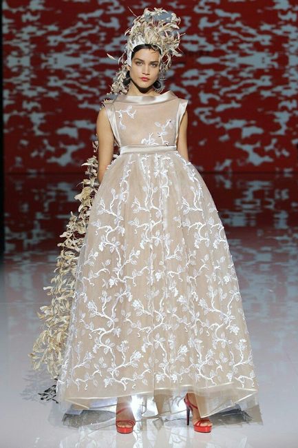  La colección Isabel Zapardiez 2018, para novias de inspiración oriental. - 11