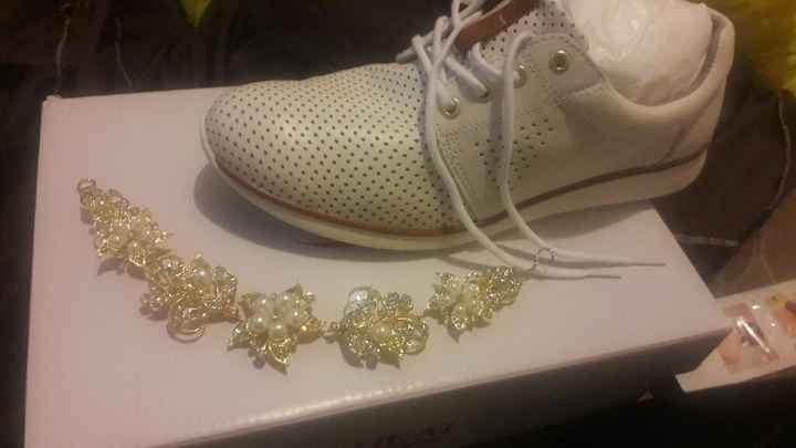 Mis tenis y mi tocado - 1