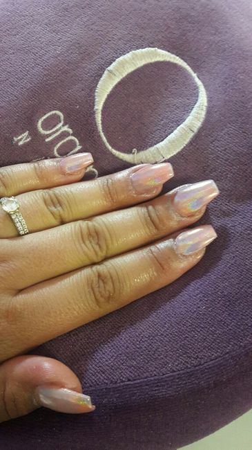 Uñas stiletto vs. uñas clásicas - 2