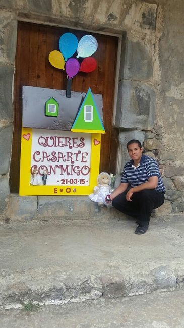 Me pidió la mano en___ (completa la frase) - 1