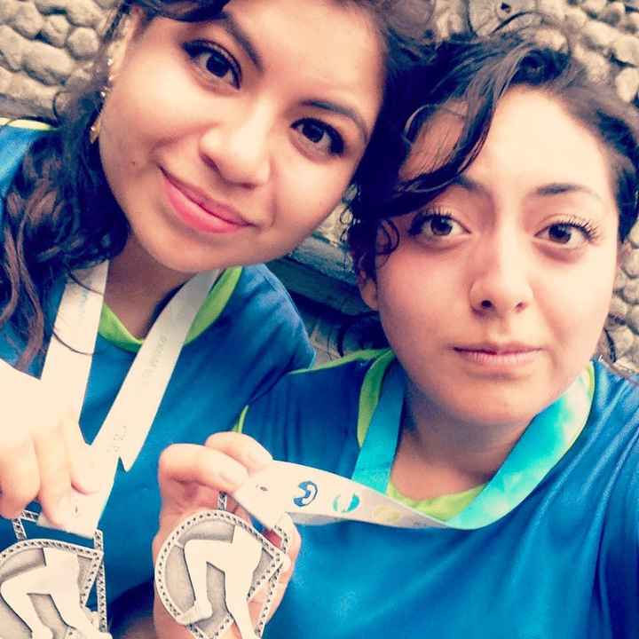 Les presento a mi amiga-hermana y ahora dama de honor Monse Pale