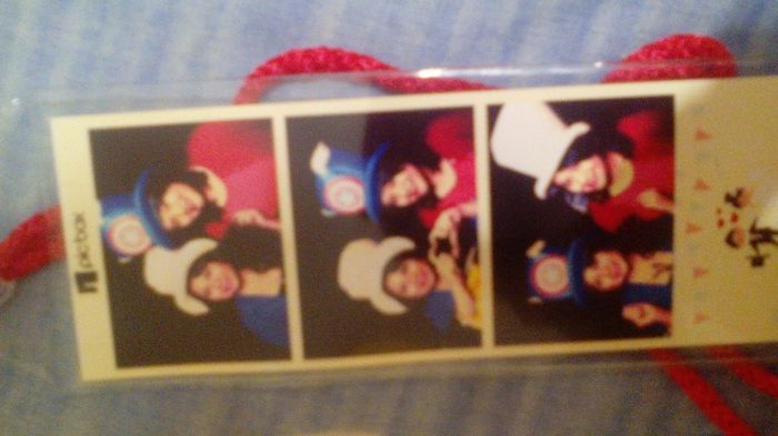 Mi amiguita Kenni con sombreros divertidos