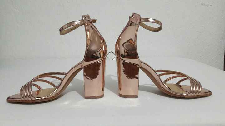 La vida en rosa  tendencia en zapatillas oro rosa😍 - 1