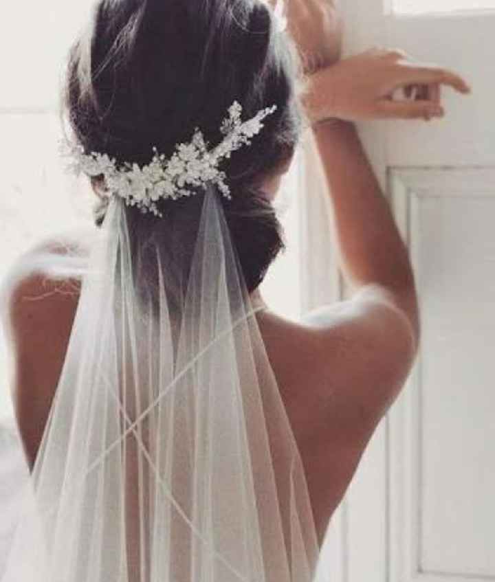 Tocado ¿natural o artificial peineta tiara? 🌿👑 - 1