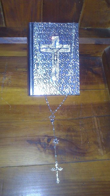 Nuestra biblia y rosario