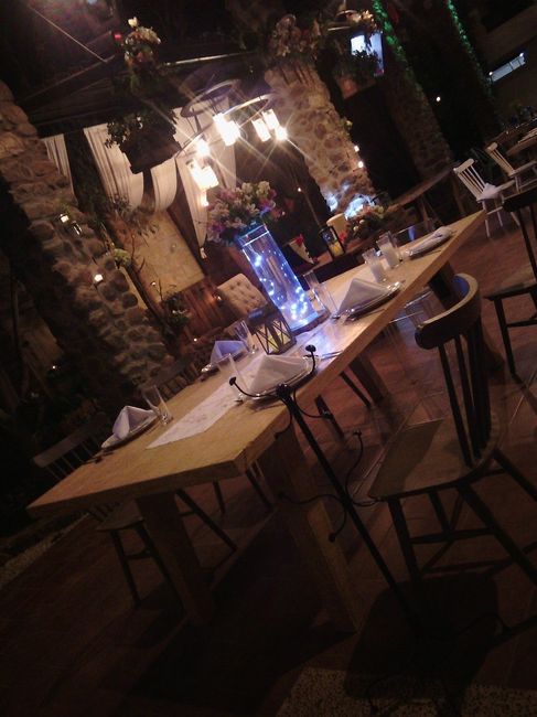 Mesas cafes silla balnca