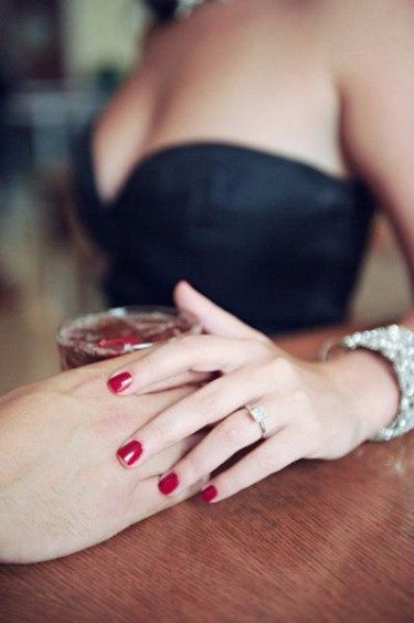 Uñas rojas para recibir el anillo 💅🔴 3