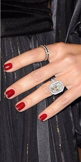 Uñas rojas para recibir el anillo 💅🔴 4