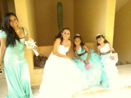 con mis hijas y mi pequeña sobrina