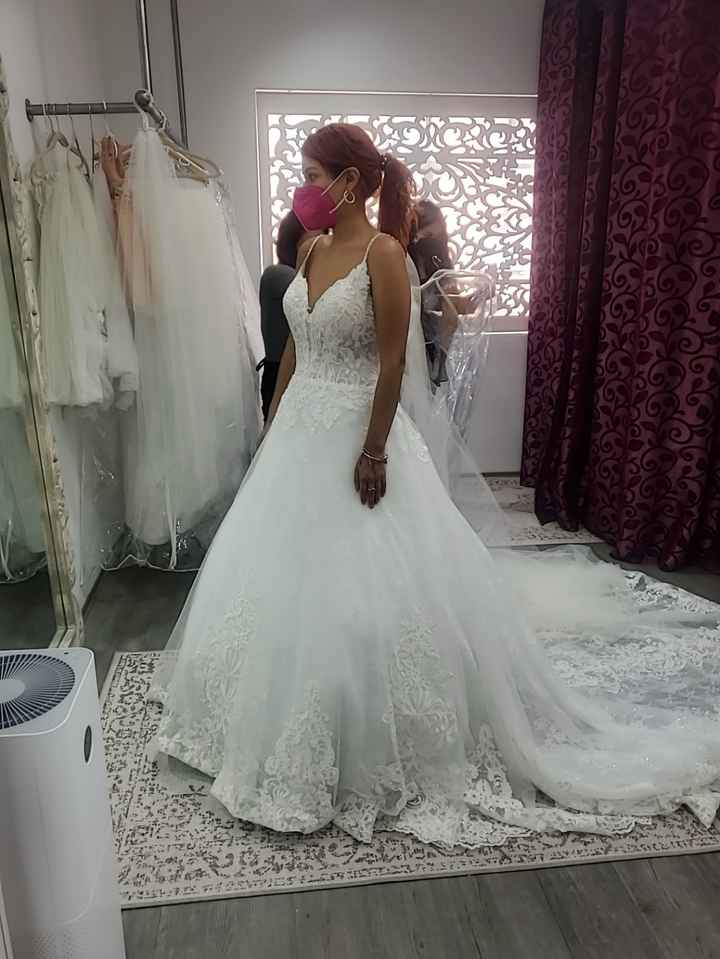 Que vestido creen se me me ve mejor - 1
