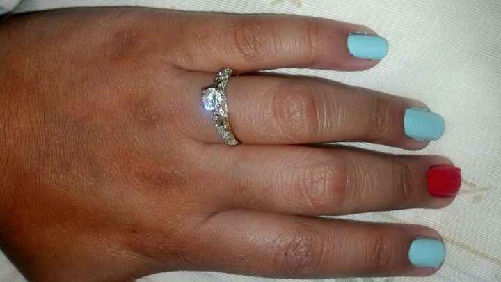 Presuman su anillo de compromiso!! - 1