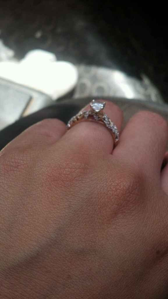 Presuman su anillo - 1