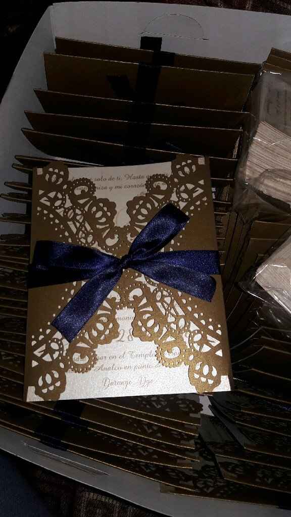 Invitaciones; centro de mesa, y manteleria - 1