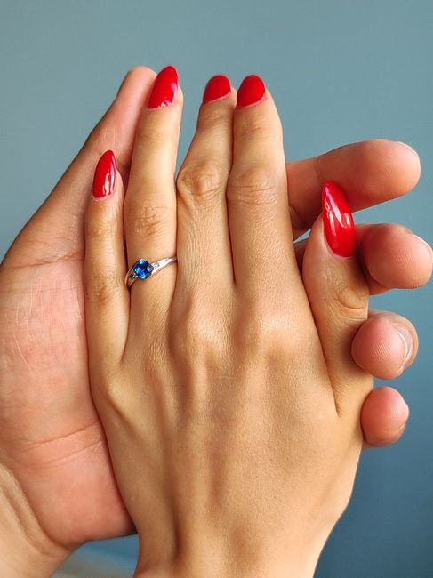 ¿Qué prefieren: un anillo de compromiso ostentoso o sencillo? 💍 2