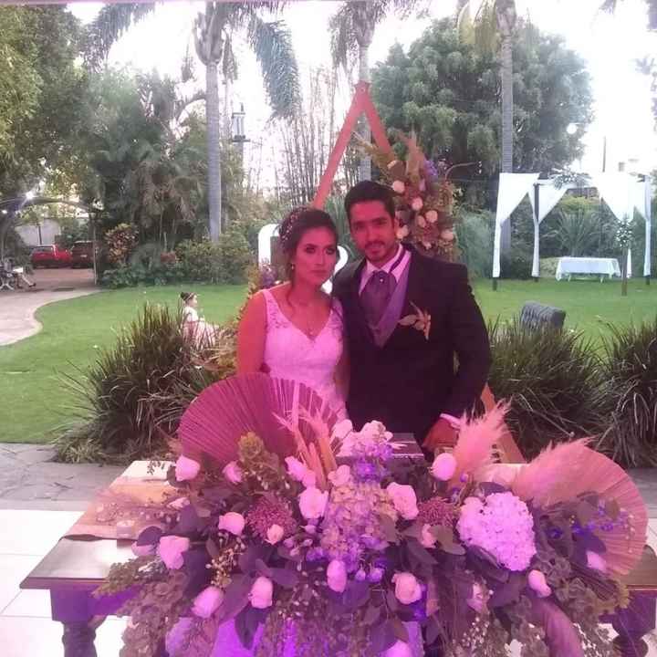 Felizmente casada - 1