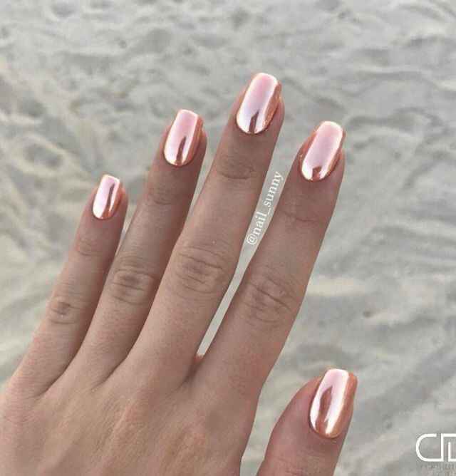  Inspiración de uñas en oro rosado - 4