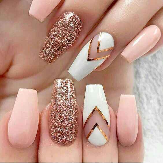  Inspiración de uñas en oro rosado - 6