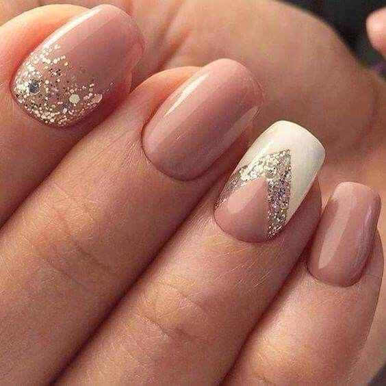  Inspiración de uñas en oro rosado - 7
