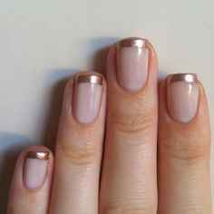  Inspiración de uñas en oro rosado - 9