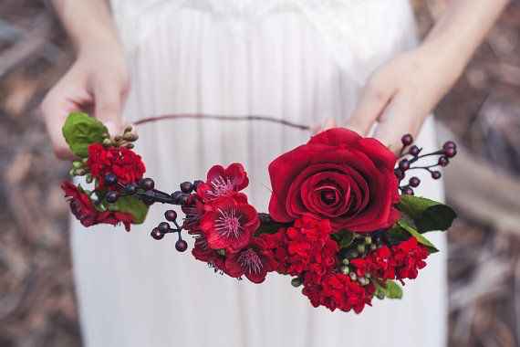  Tocado de flores rojas para la boda - 10